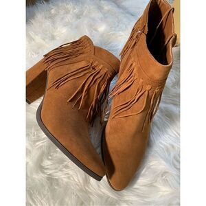 Nine West brown fringe booties size 9